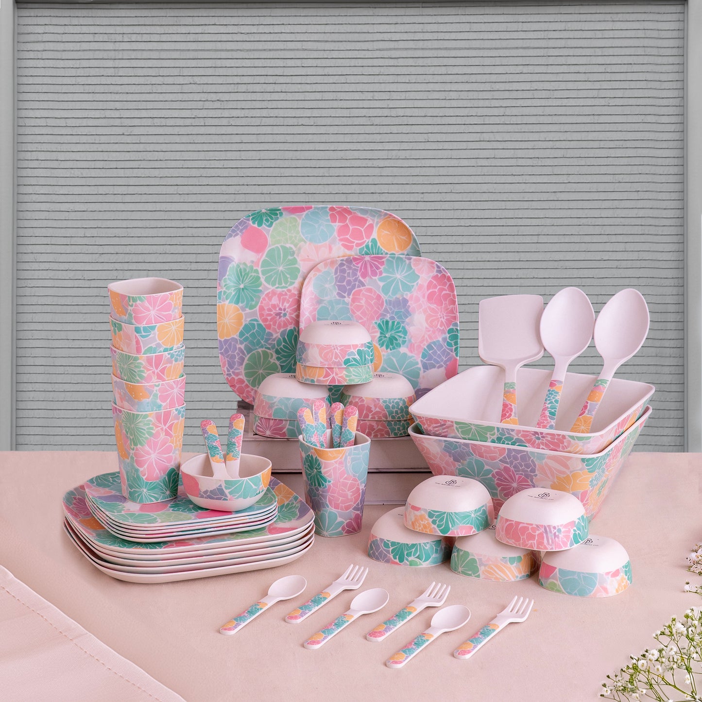 Spring Hues Bamboo Dinner Set of 47